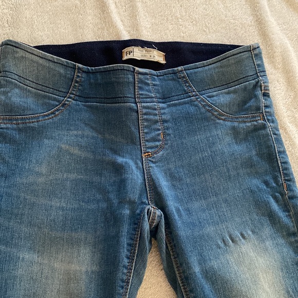 Free People Penny Pull On Stretchy great Pull On Flare pants - Picture 4 of 16